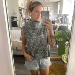 Bebe Sleeveless Turtleneck Sweater Split Back Open Grey Marled size Small